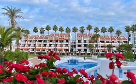 Sunny 2-Bedroom Apartment In Parque Santiago II